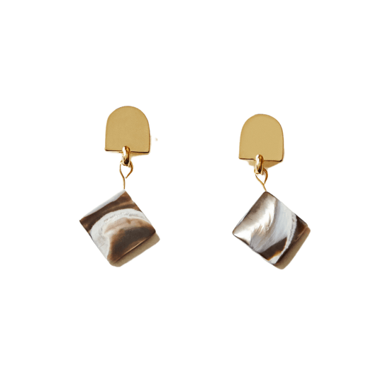 VUE by SEK Earrings gold dome + mini brown mother-of-pearl earrings
